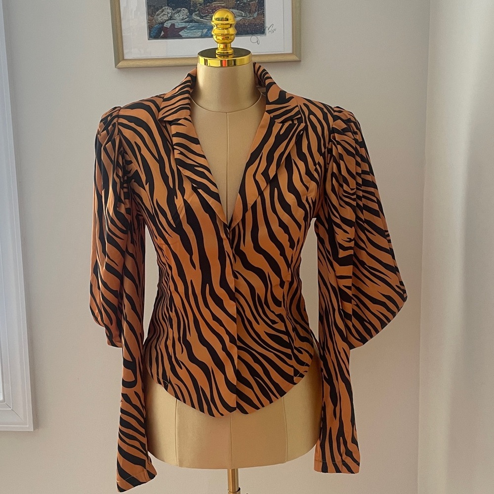 Akira Women's Tiger Black Orange Print Top
